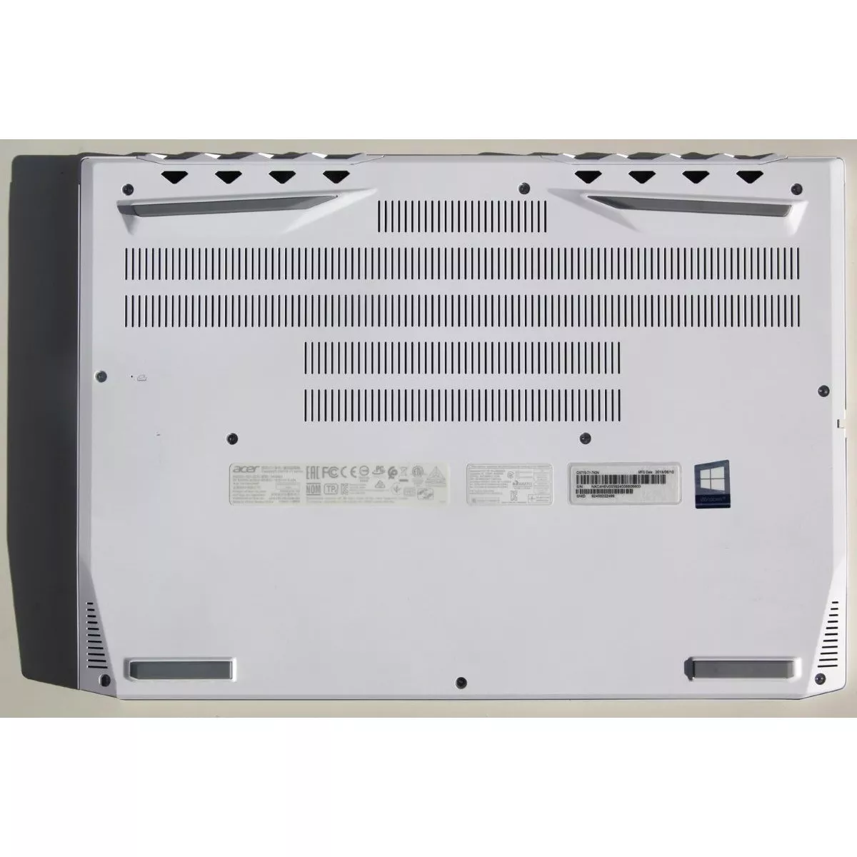 Acer ConceptD 7 CN715-71 (CN715-71-70GB)