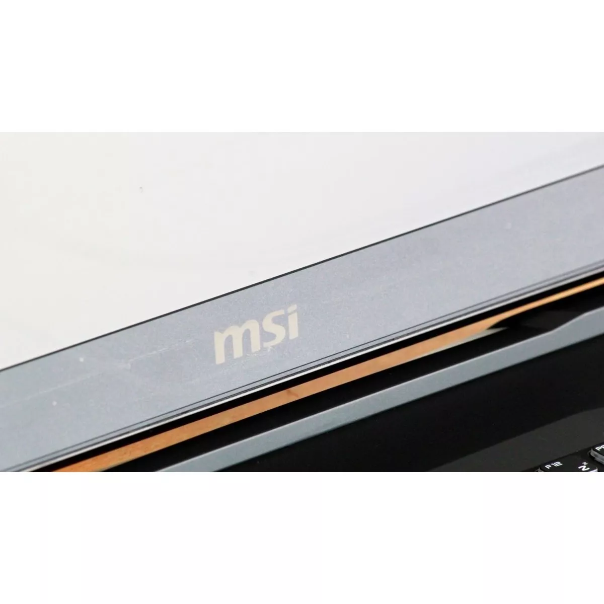 MSI GL75 9SD-032DE