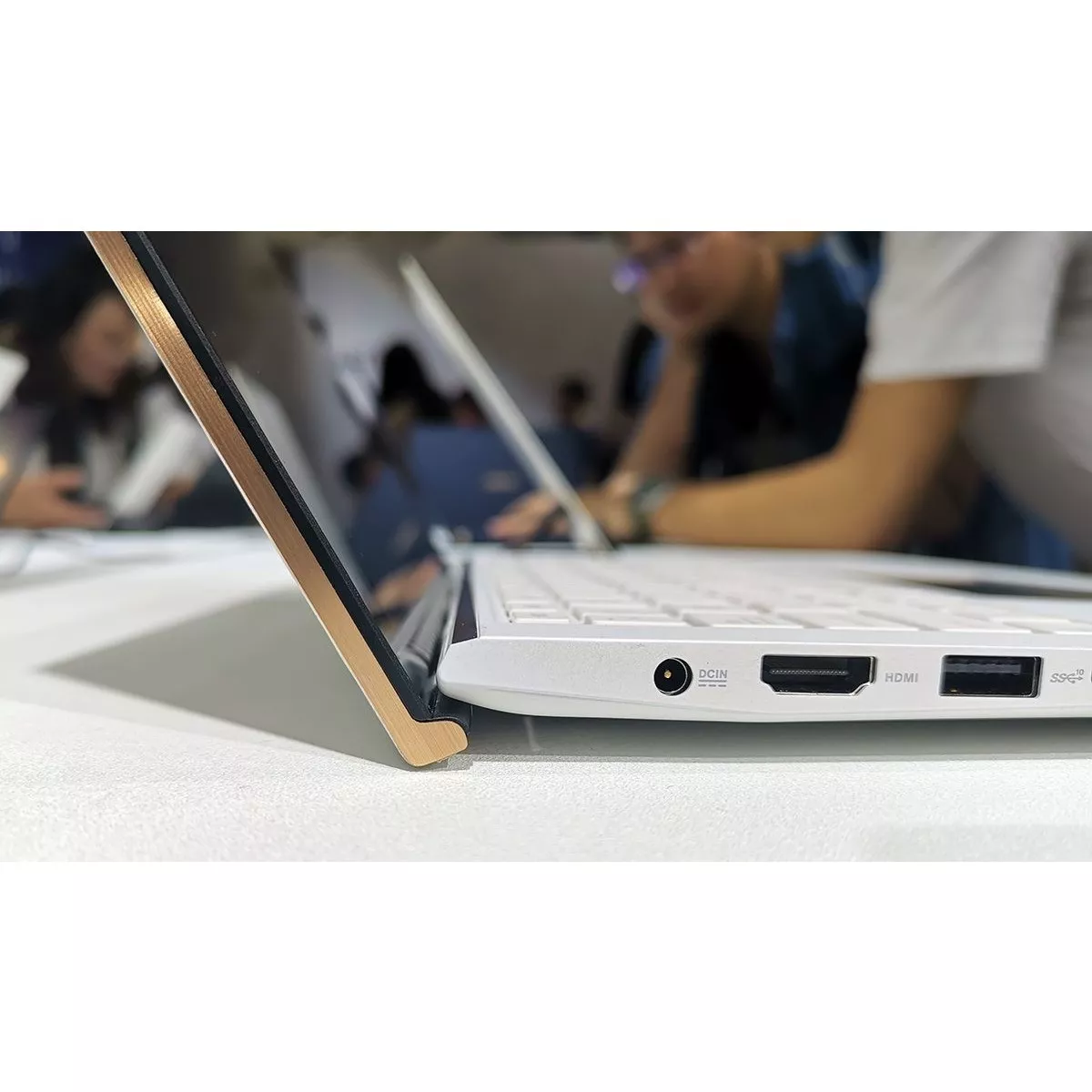 Asus ZenBook Edition 30 UX334FL (UX334FL-A4033T)