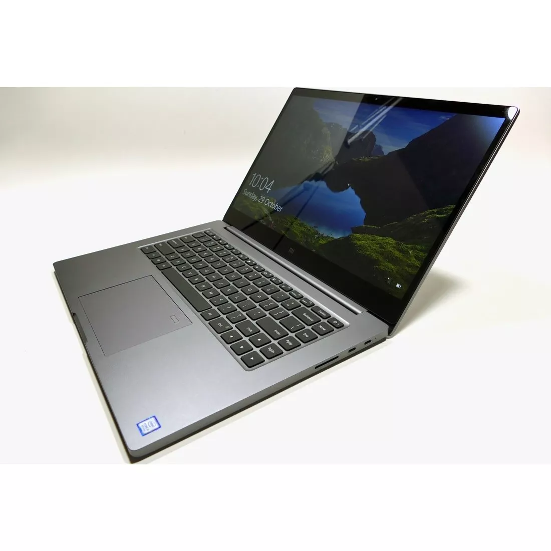 Xiaomi Mi Notebook Pro 15.6 (i7 16, 1024GB, GTX)