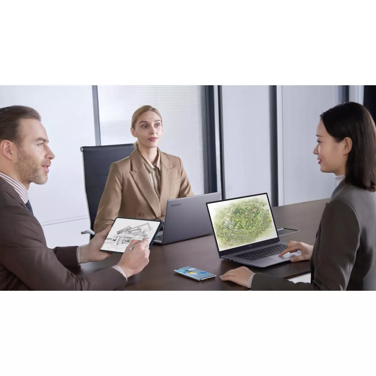 Huawei MateBook B3-520 (53012KFG)