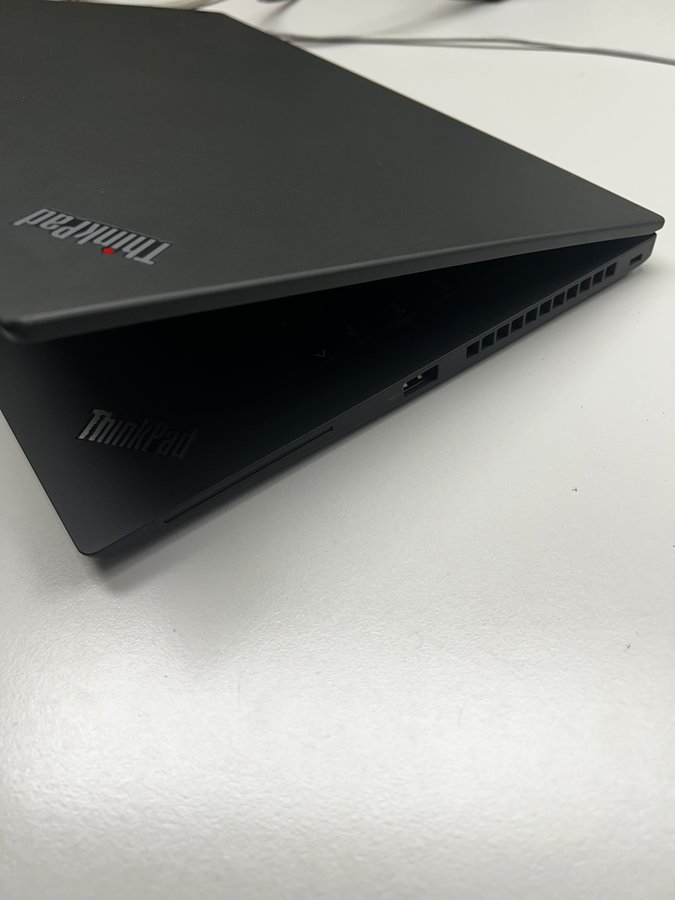 Lenovo ThinkPad T14s Gen 2 Intel [T14s Gen 2 20WM0052US]