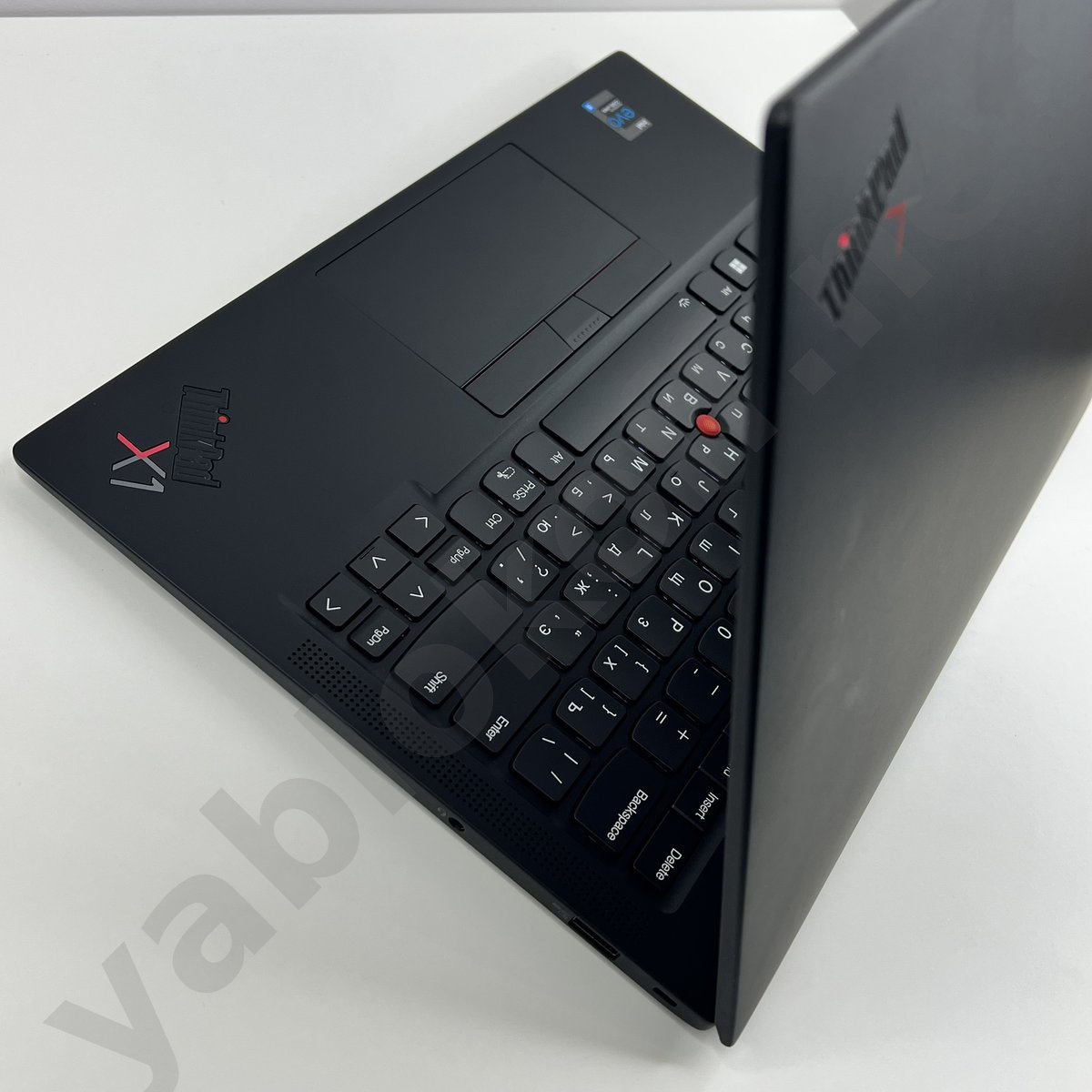 Ноутбук Lenovo ThinkPad X1 Carbon Gen 9 i5 — фото 6