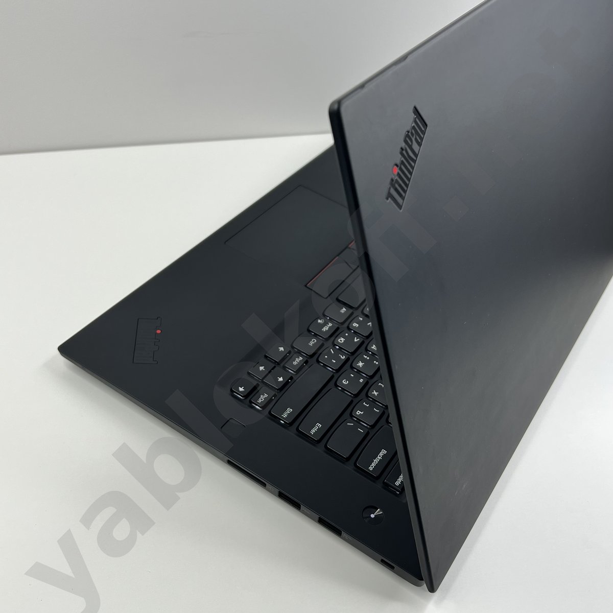 Ноутбук Lenovo ThinkPad P1 Gen 3 Xeon W-10855M vPro T2000 — фото 4