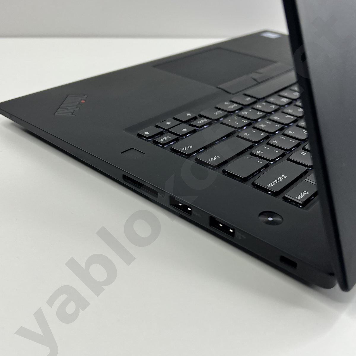 Ноутбук Lenovo ThinkPad P1 Gen 3 Xeon W-10855M vPro T2000 — фото 6