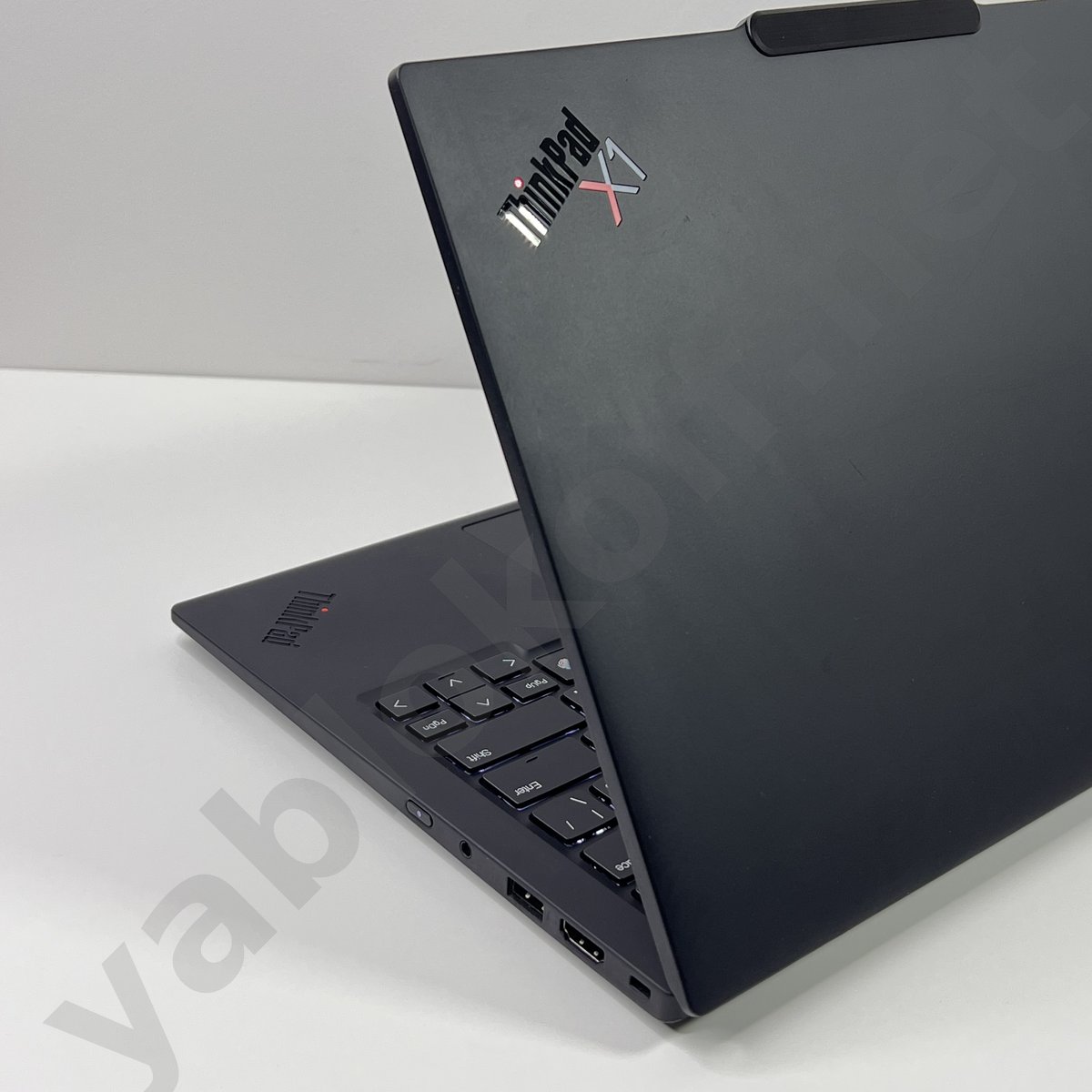 Ноутбук Lenovo ThinkPad X1 Carbon Gen 12 Ultra 7-165U 32Gb/512Gb — фото 7